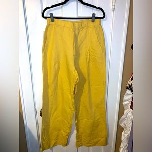 Trendy fitted Lemon hued wide-leg linen pants